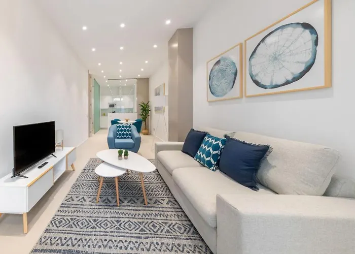 2 Bedrooms 2 Bathrooms Furnished - Delicias - Modern- Mintystay