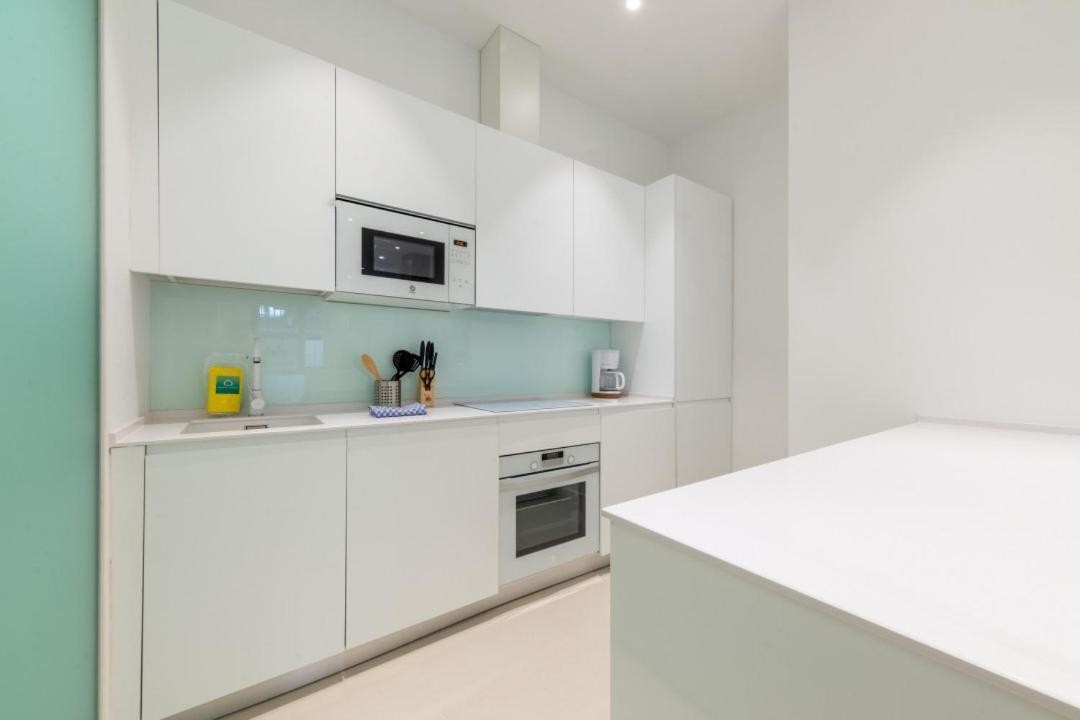 Apartment 2 Bedrooms 2 Bathrooms Furnished - Delicias - Modern- Mintystay *