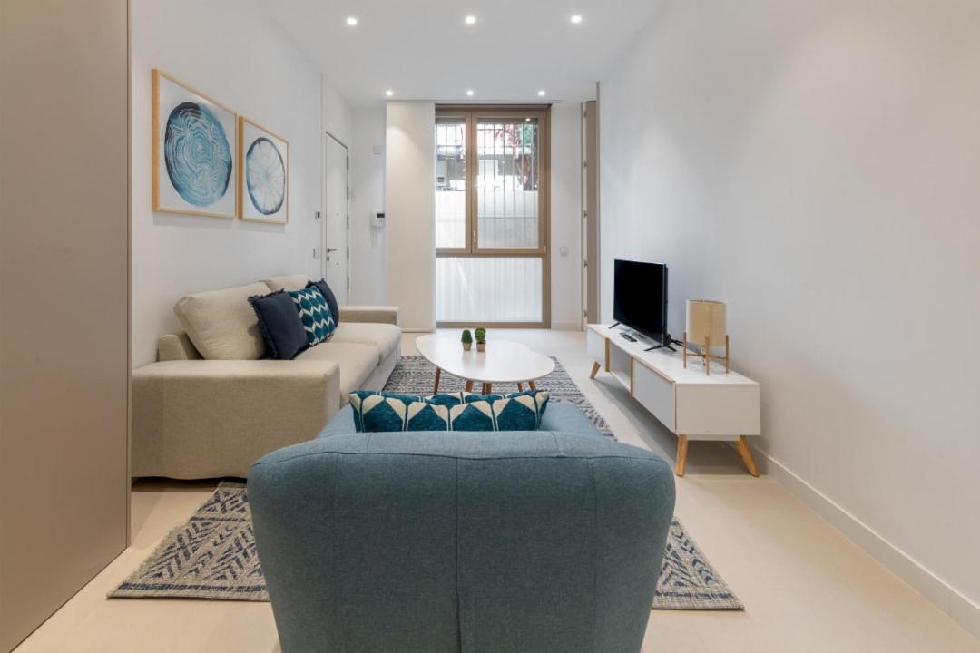 2 Bedrooms 2 Bathrooms Furnished - Delicias - Modern- Mintystay Apartment Madrid