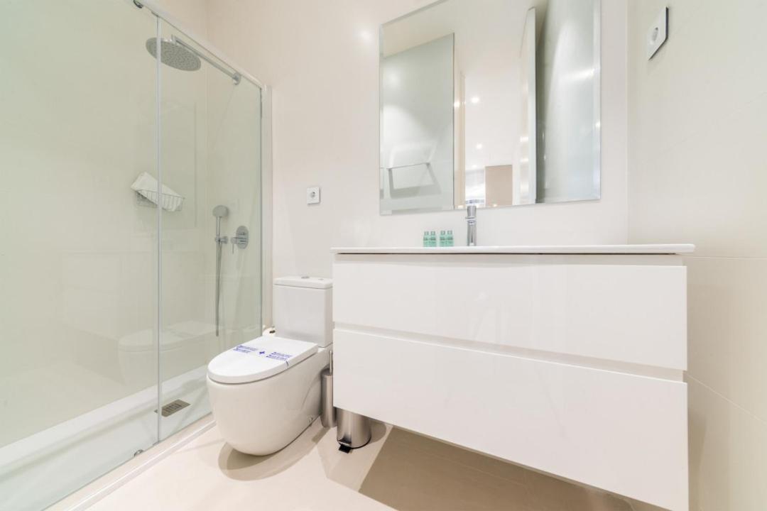 Apartment 2 Bedrooms 2 Bathrooms Furnished - Delicias - Modern- Mintystay Madrid