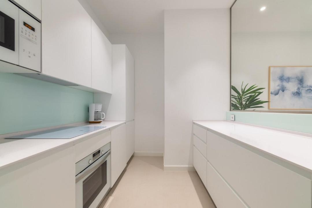 2 Bedrooms 2 Bathrooms Furnished - Delicias - Modern- Mintystay Madrid