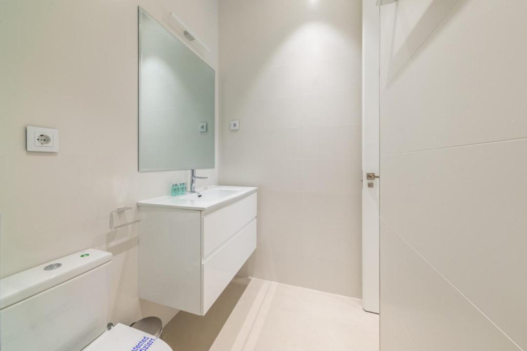 Apartment 2 Bedrooms 2 Bathrooms Furnished - Delicias - Modern- Mintystay